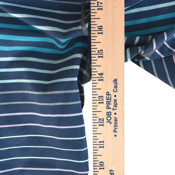 Athleta Girl Capri Leggings In Multi Stripe Purple Size XS 6 *Small mark on leg* - Picture 2 of 7